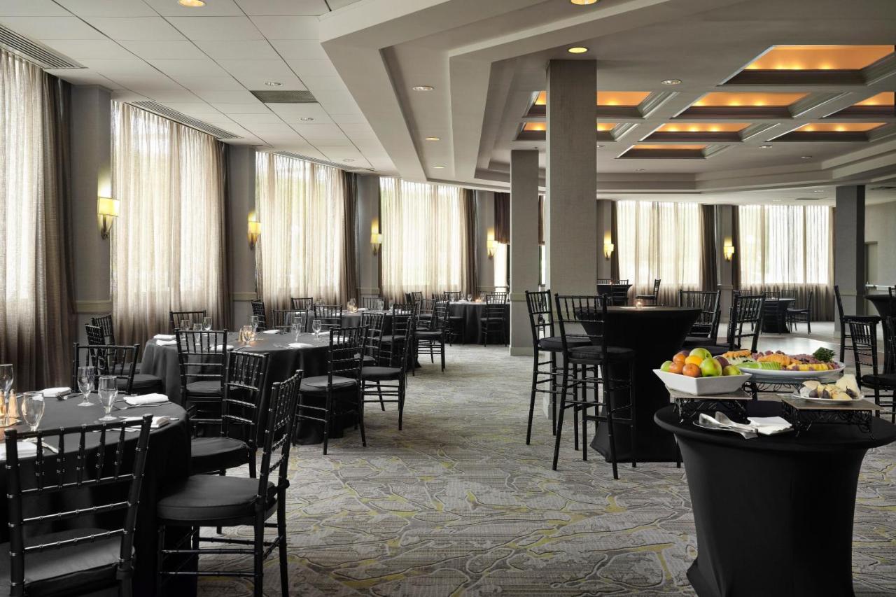 Marriott Park Ridge Hotel Exterior photo