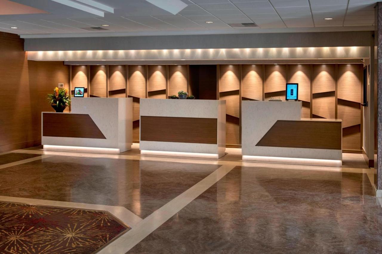Marriott Park Ridge Hotel Exterior photo