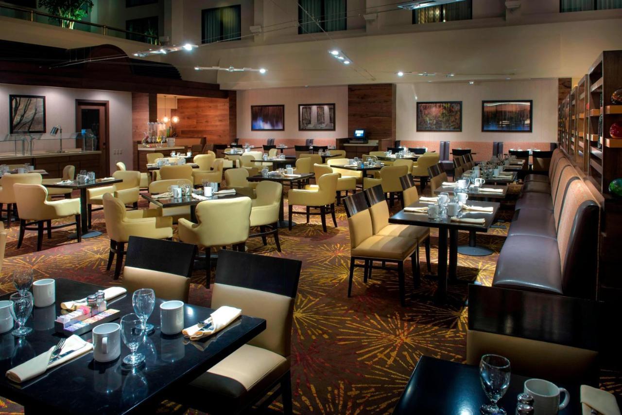 Marriott Park Ridge Hotel Exterior photo