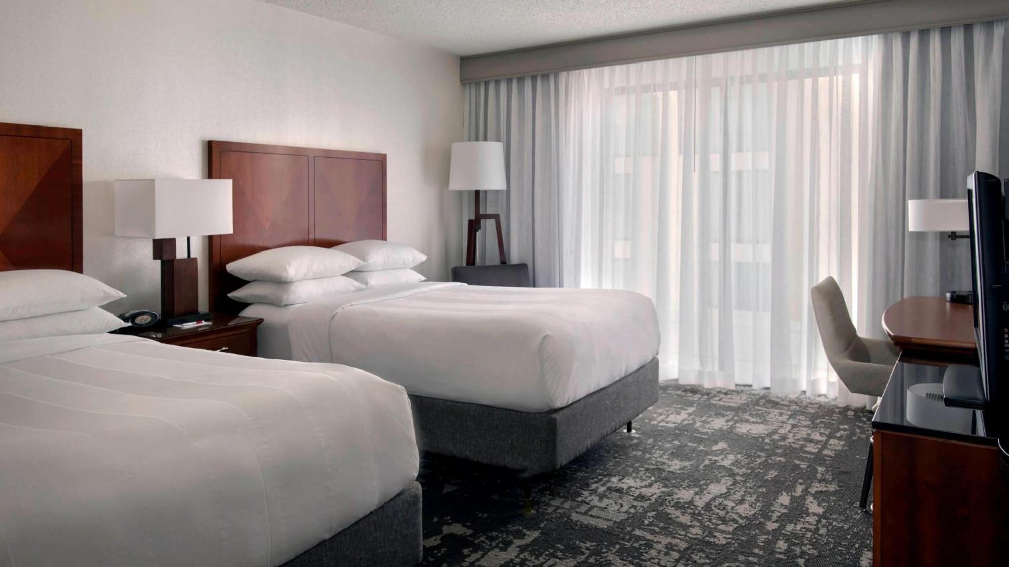 Marriott Park Ridge Hotel Exterior photo