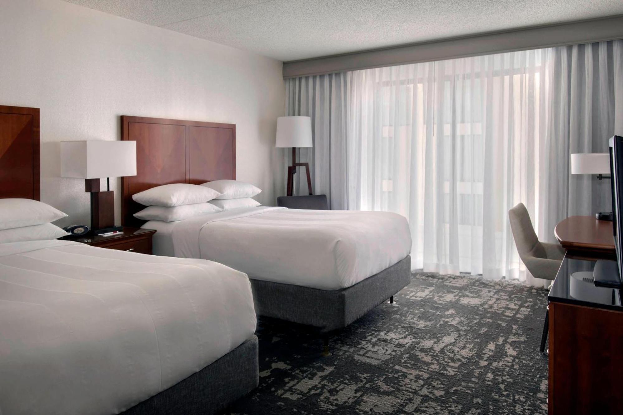 Marriott Park Ridge Hotel Exterior photo
