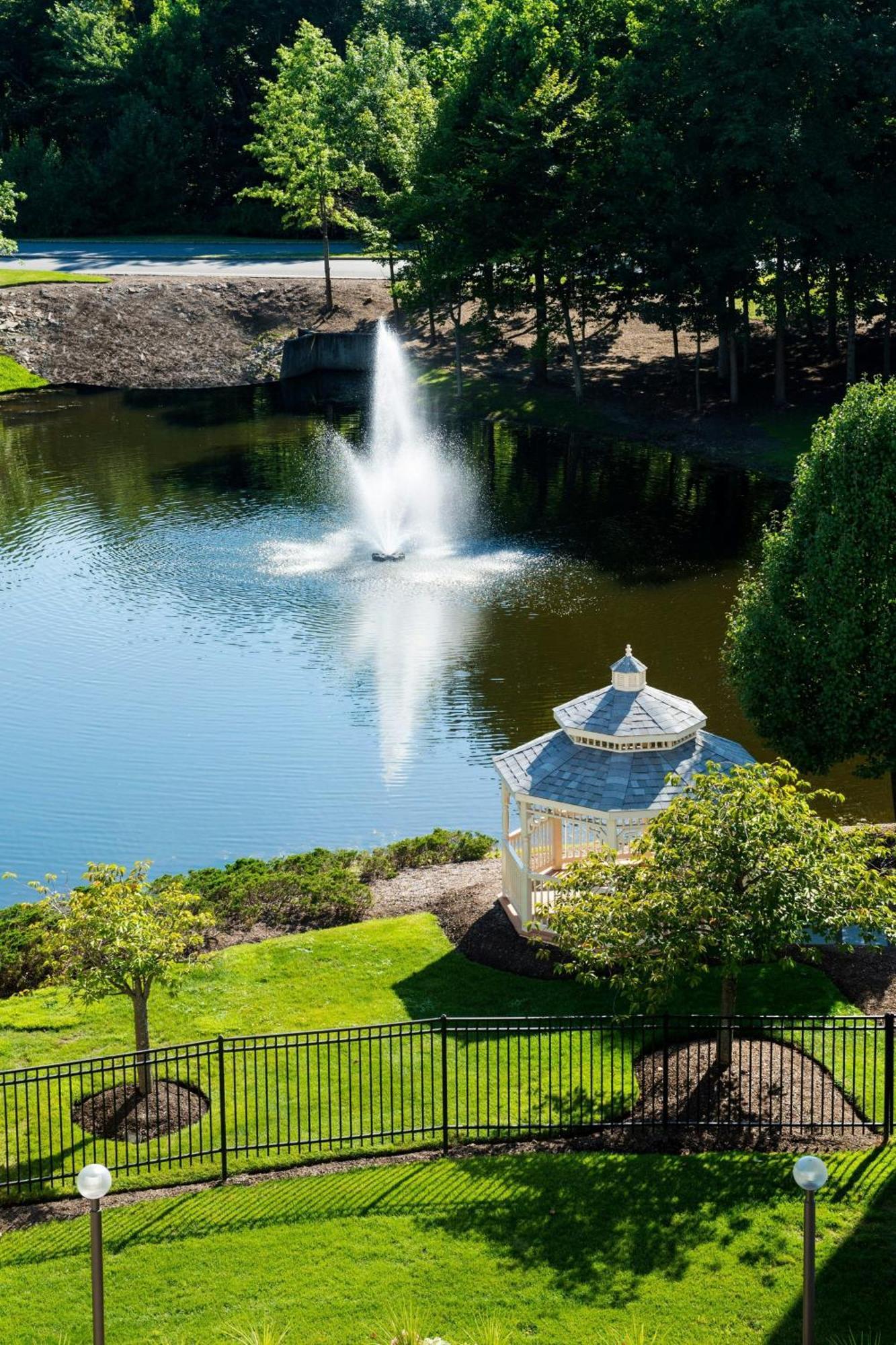 Marriott Park Ridge Hotel Exterior photo