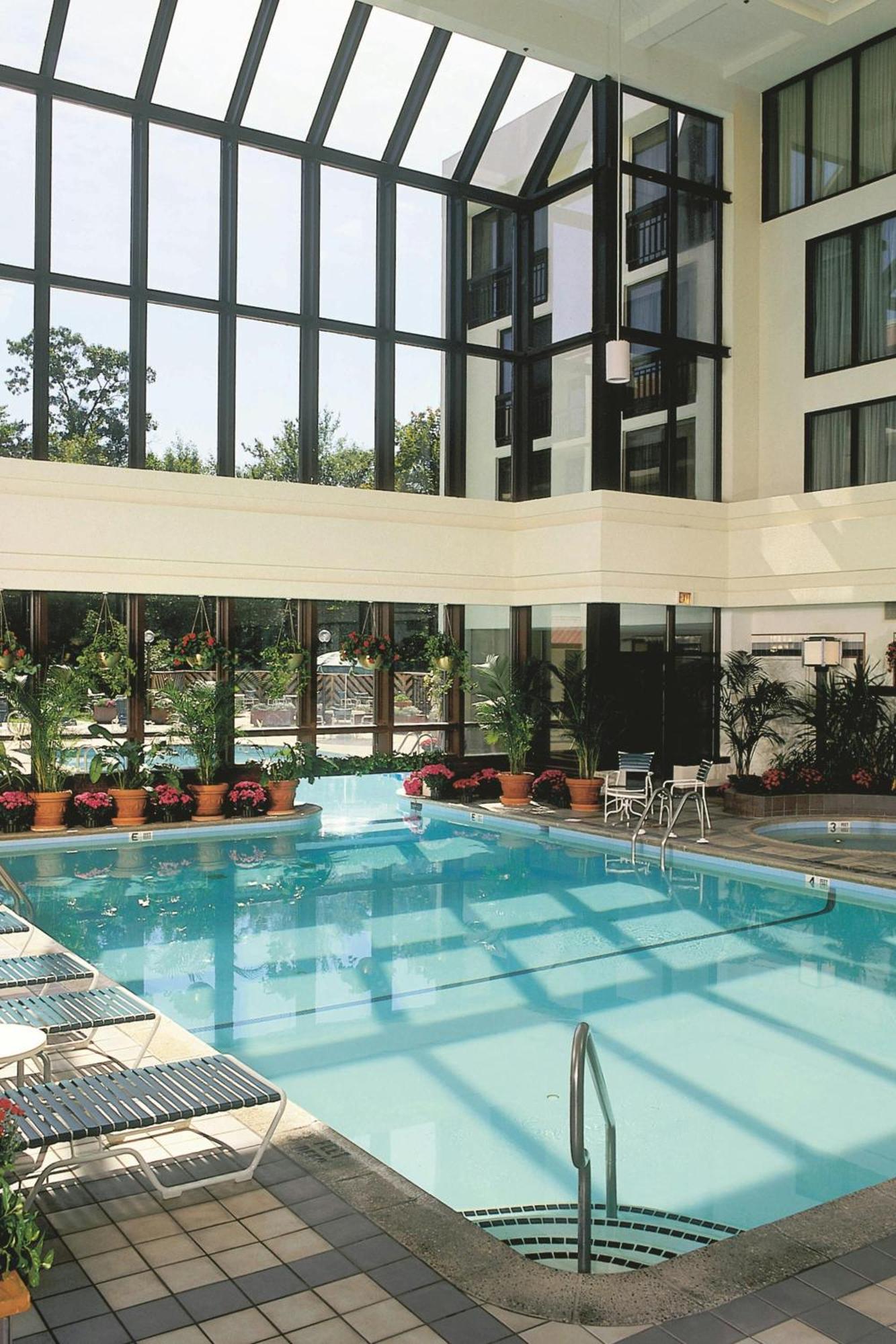Marriott Park Ridge Hotel Exterior photo